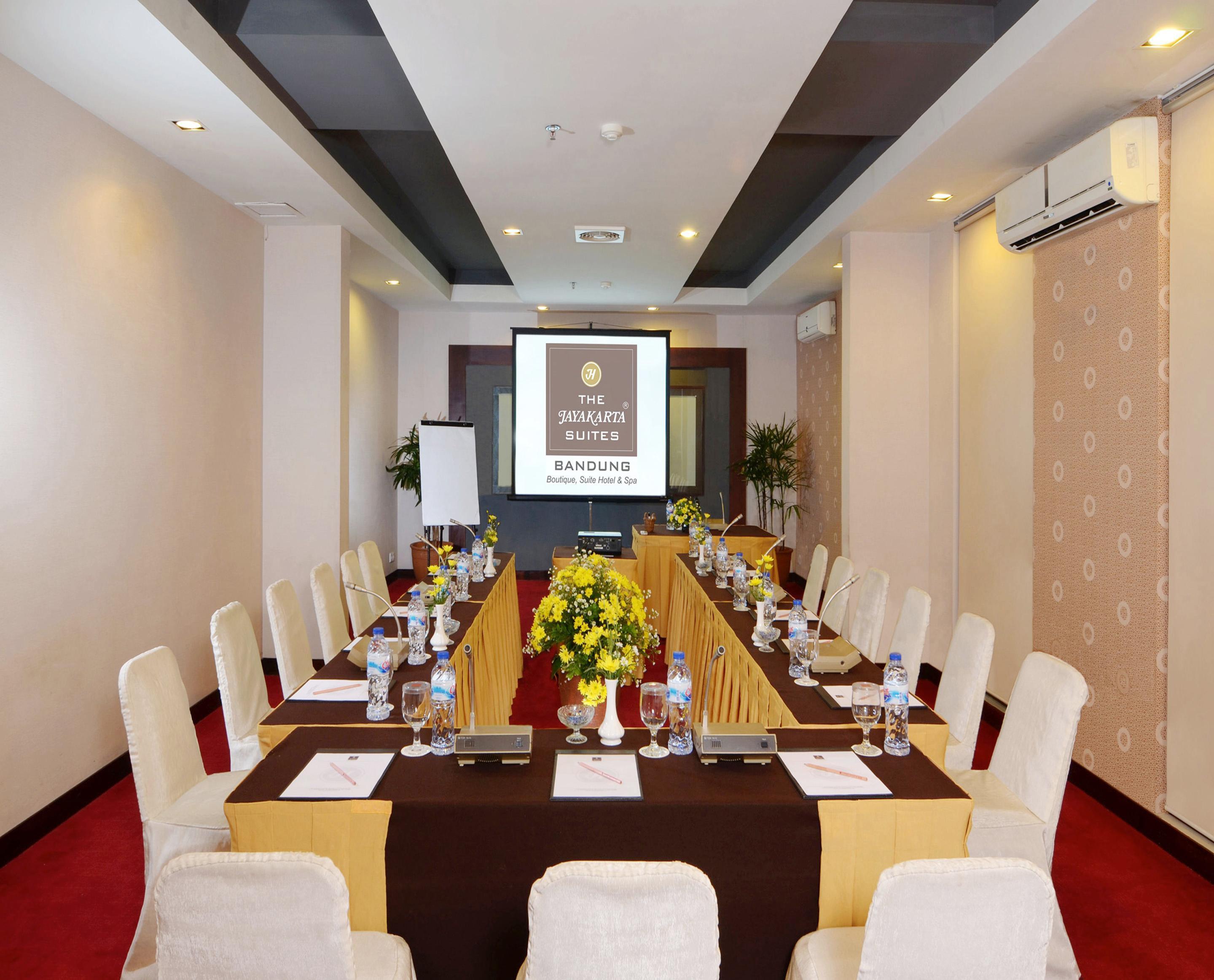 The Jayakarta Suites בנדונג מראה חיצוני תמונה
