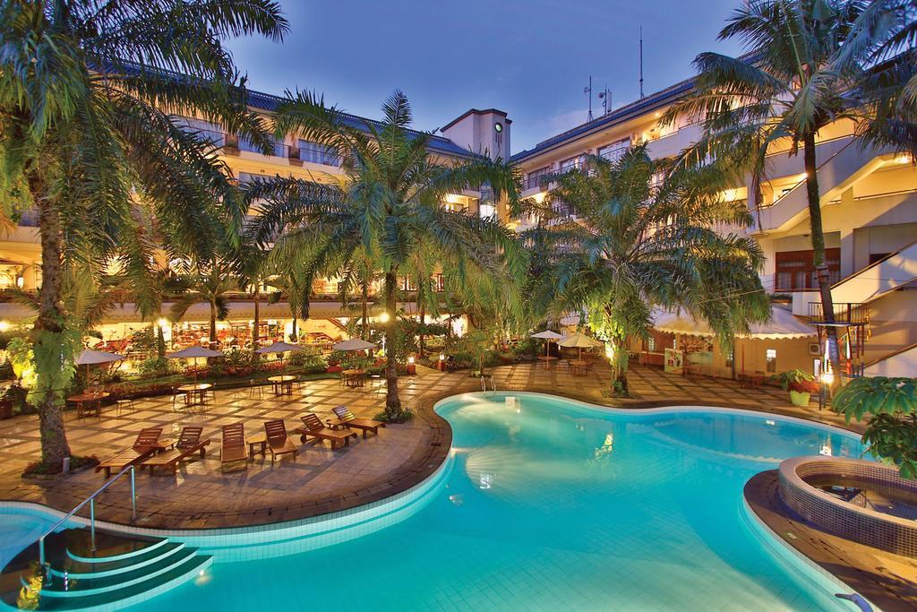 The Jayakarta Suites בנדונג מראה חיצוני תמונה