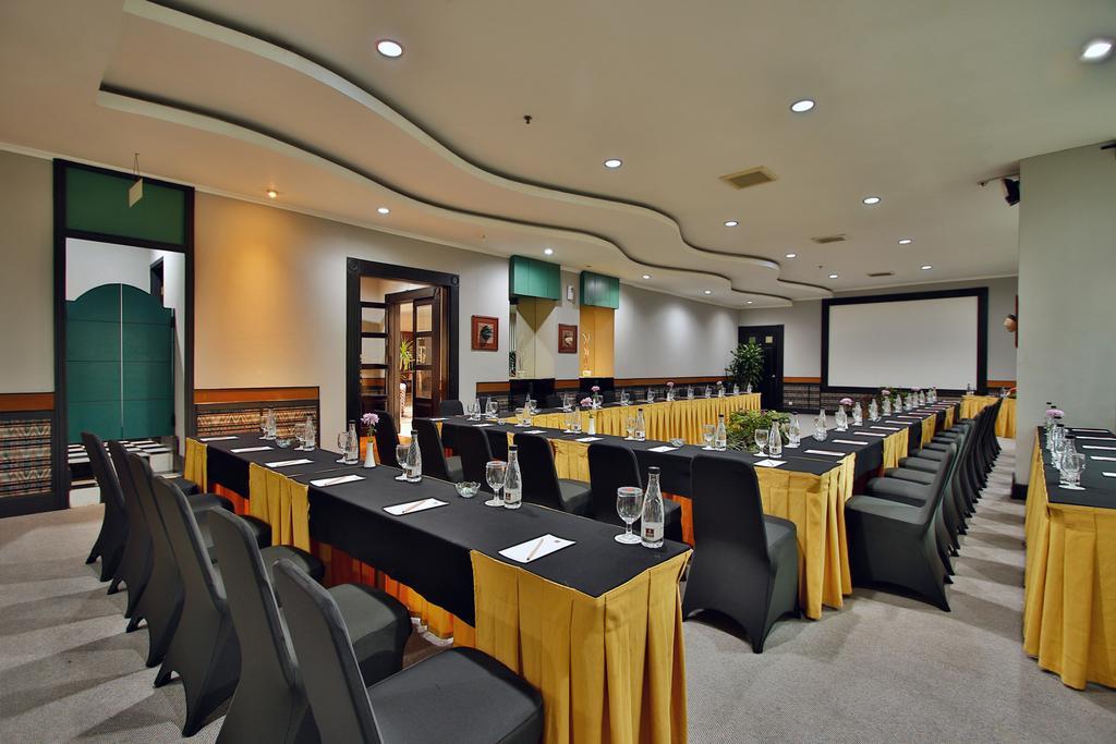 The Jayakarta Suites בנדונג מראה חיצוני תמונה