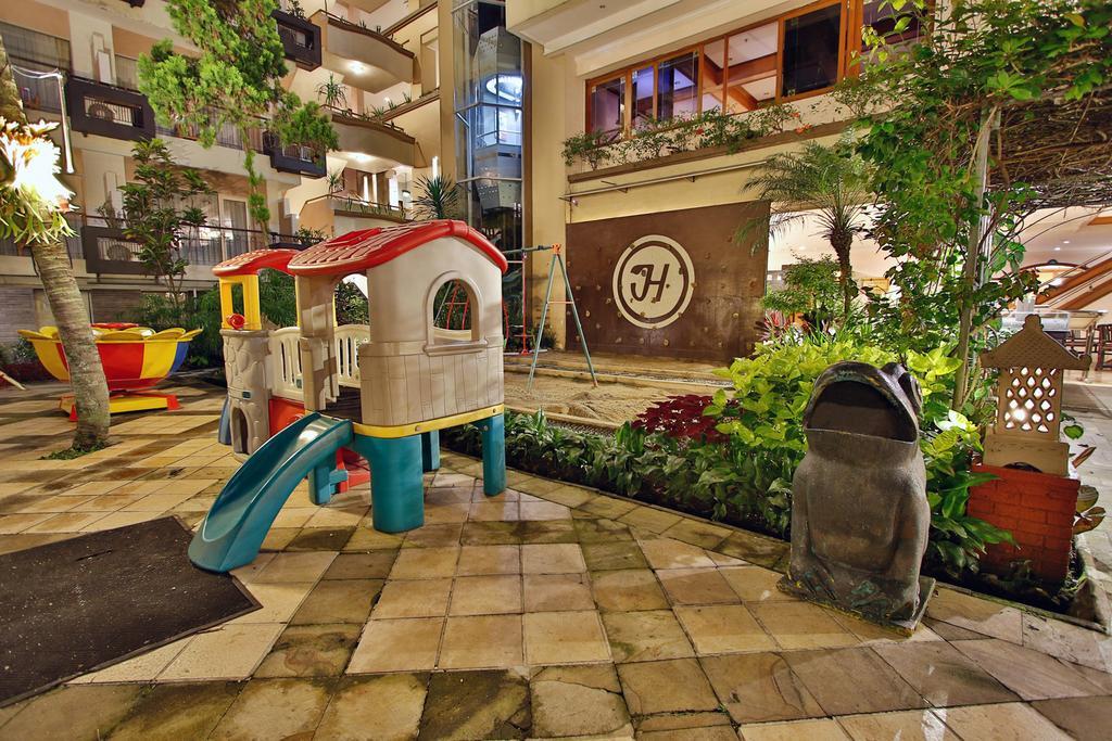 The Jayakarta Suites בנדונג מראה חיצוני תמונה