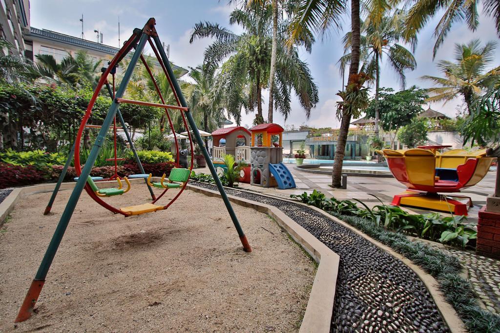 The Jayakarta Suites בנדונג מראה חיצוני תמונה